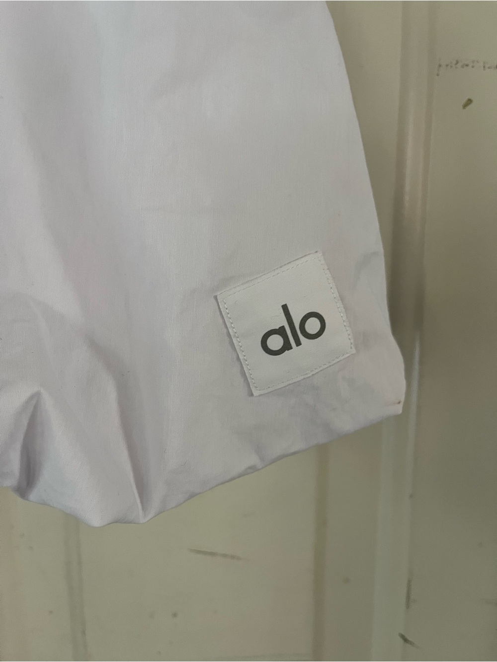 ALO Yoga White Bubble Skort with Logo Patch - Picture 2 of 4